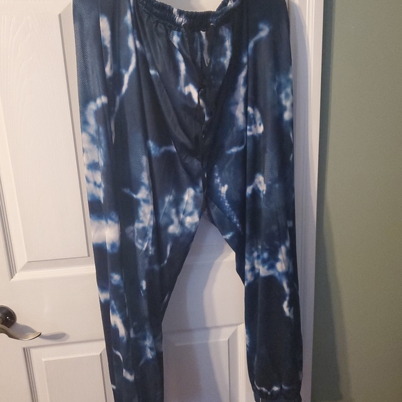 Jump suit - Picture 2 of 3